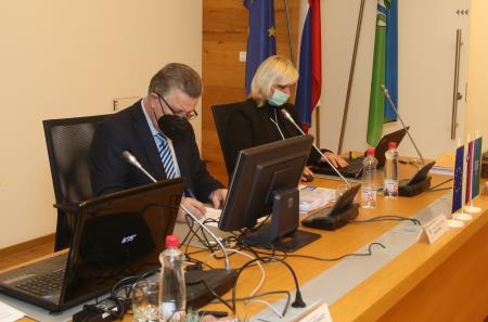 21 REDNA SEJA OBČINSKEGA SVETA 02 FOTO LJUBO VUKELIČ